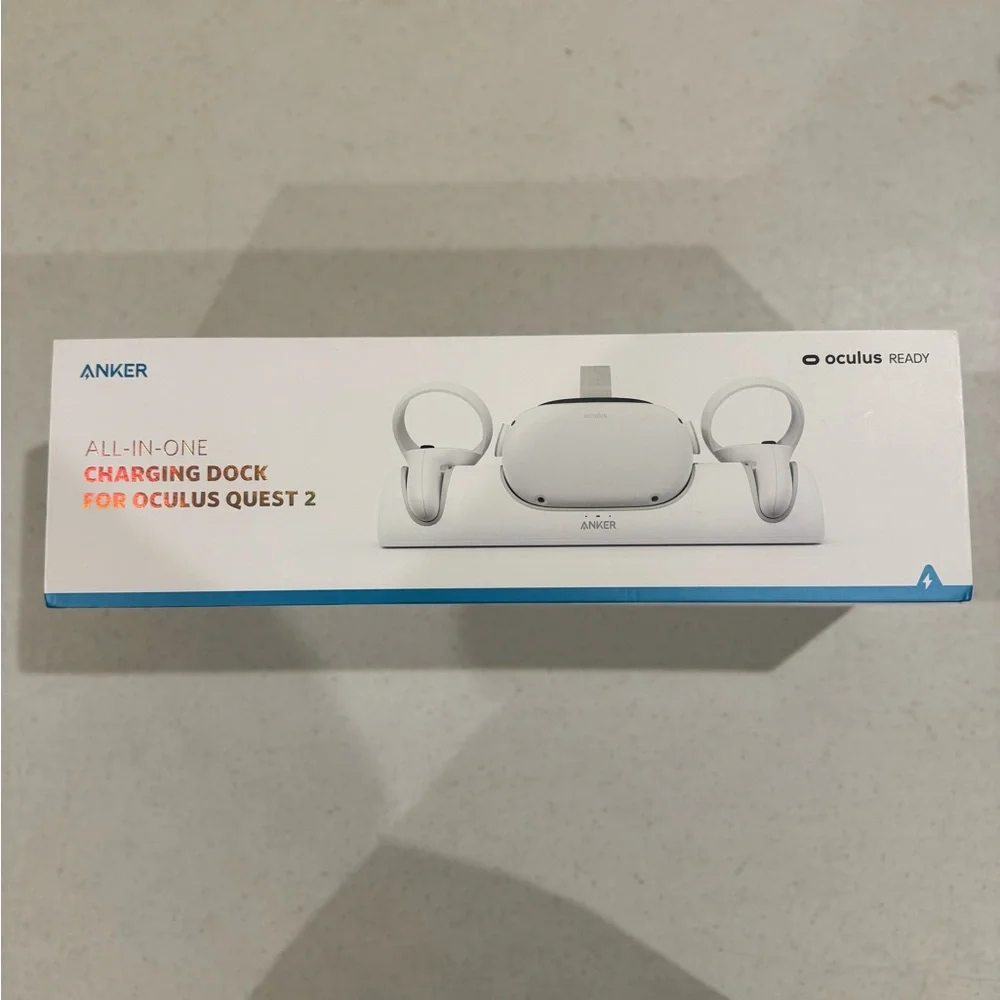 Oculus Quest 2 VR Headset with Charging Station and Travel Case